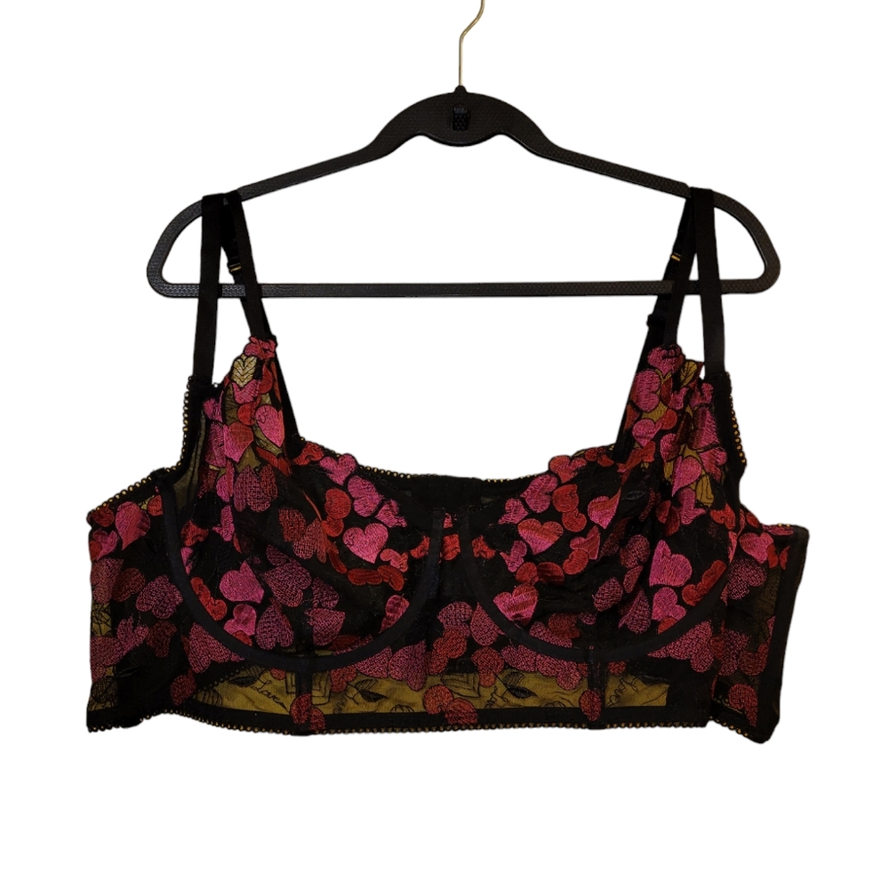 Torrid Pink/Red/Black Embroidered Heart Underwire Bralette - Size 4 -26/28- NWOT